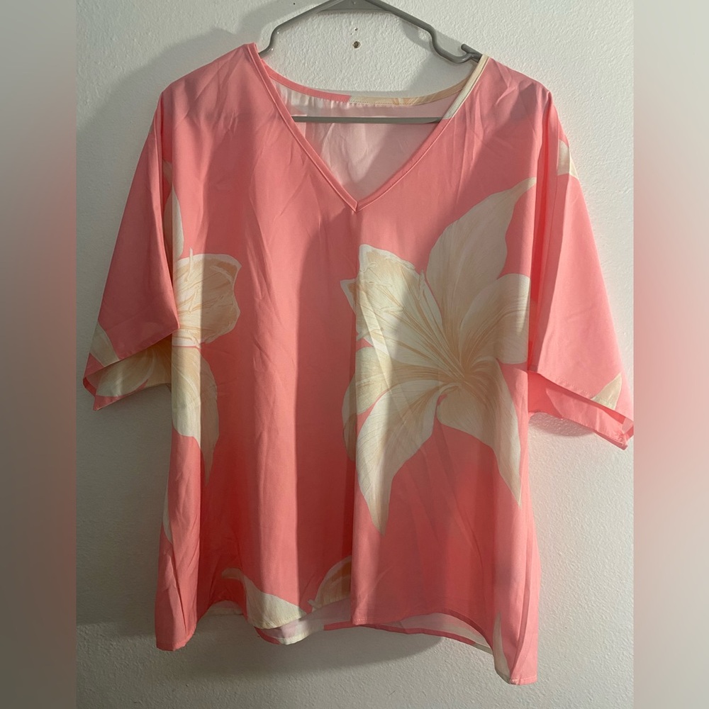 Set 2 pcs SHEIN Pink Floral V-Neck Blouse and Matching Pants